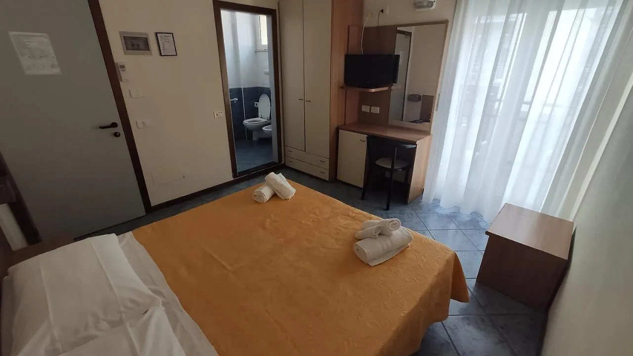 Hotel Corona Rimini 3*,