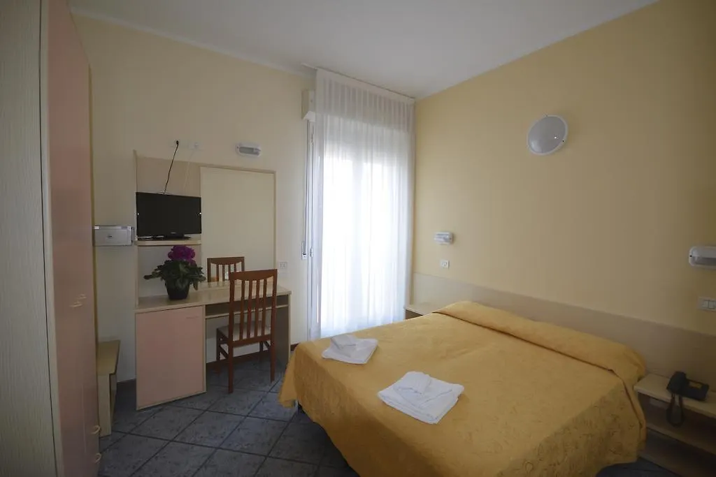 Hotel Corona Rimini 3*,